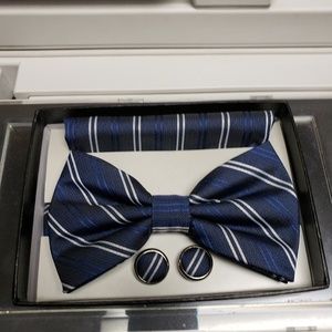 Cufflinks, bowtie and hanky set